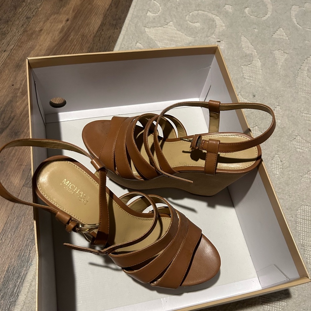 Michael Kors Leather Mariana Wedge size 6